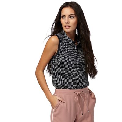Black spotted sleeveless pocket top